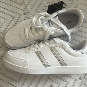 Armani Exchange women snickers.